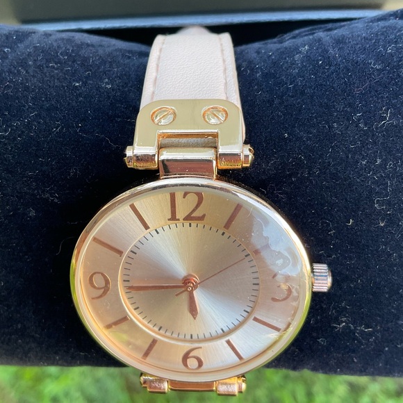 QUARTZ Ladies Rose Gold Tone with Leather Band Classic Analog Watch - Picture 5 of 10